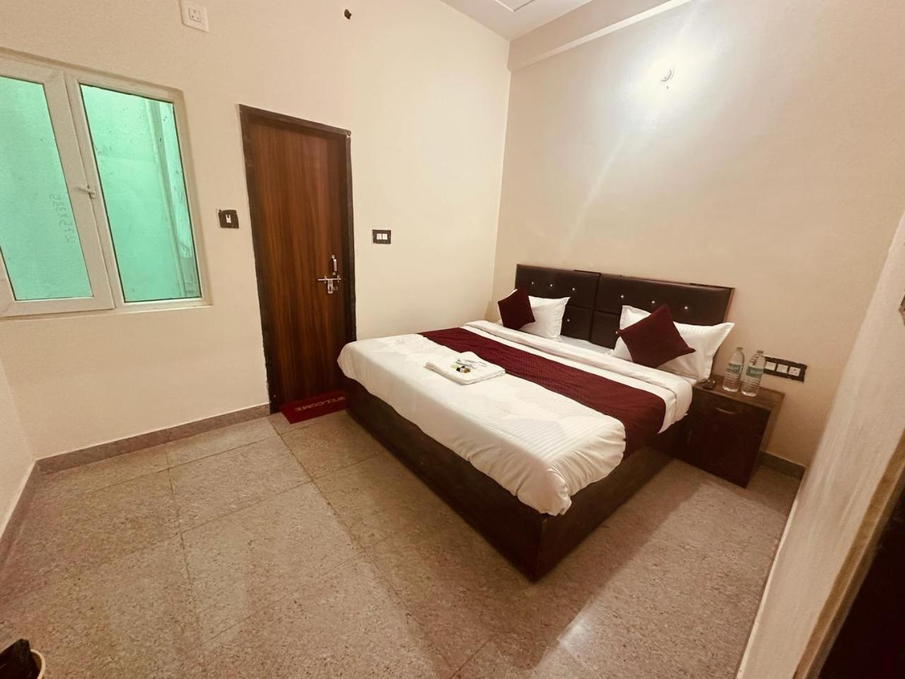 The Lord Krishna Residency Vrindavan酒店 外观 照片