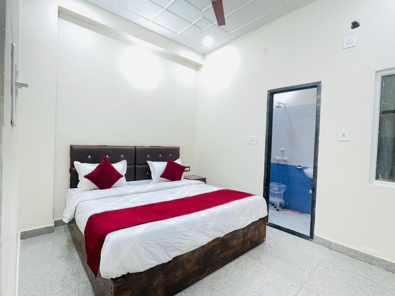 The Lord Krishna Residency Vrindavan酒店 外观 照片