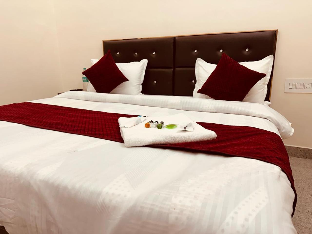 The Lord Krishna Residency Vrindavan酒店 外观 照片