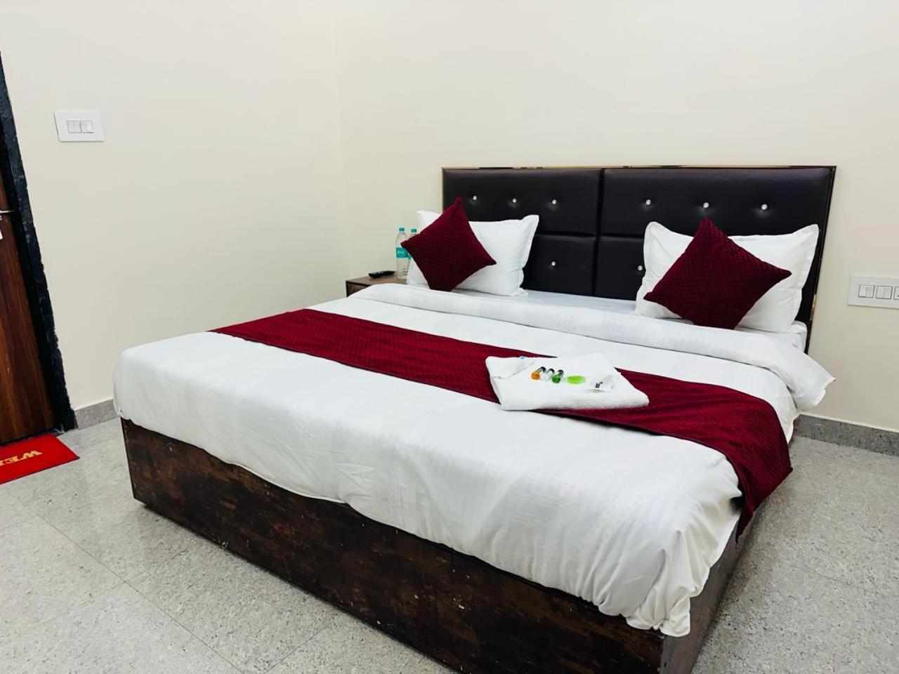 The Lord Krishna Residency Vrindavan酒店 外观 照片